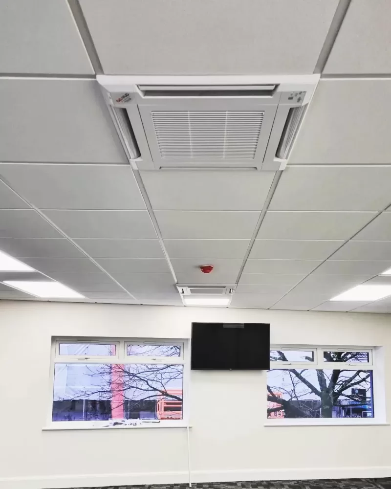 aclc-air-con-Fujitsu-Ceiling-Cassette-Air-Conditioning-for-Large-Offices​-003
