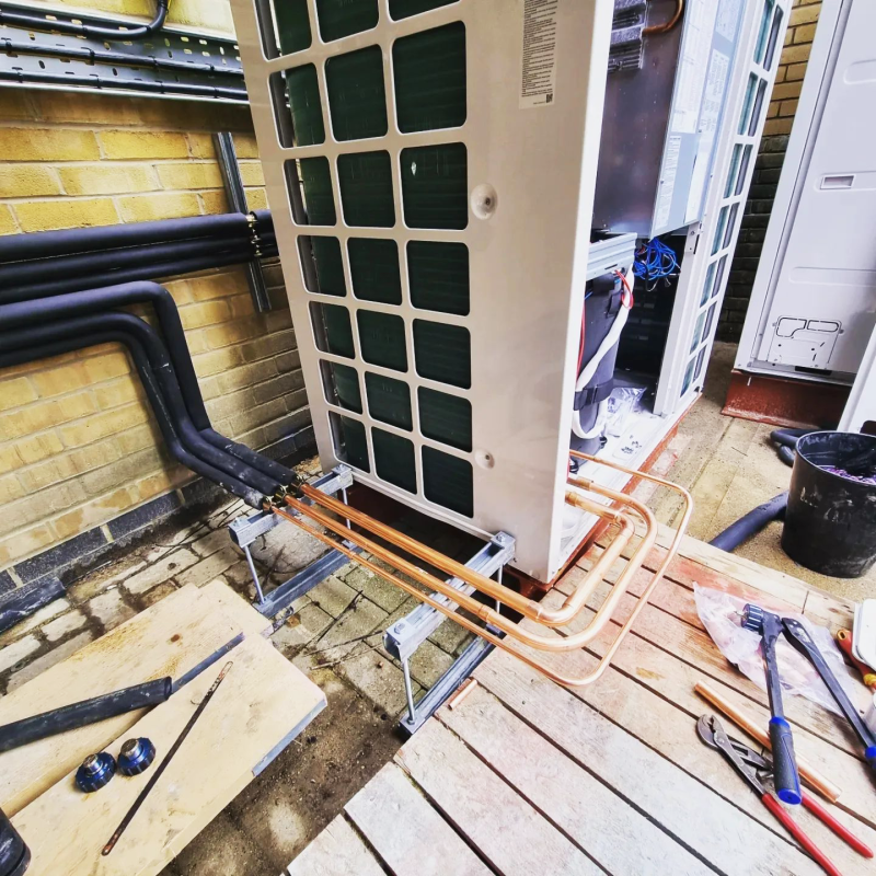 aclc-air-conditioning-Samsung-DVM-2-wind-free-fully-installed-HVAC-pipe-work-bending-installation